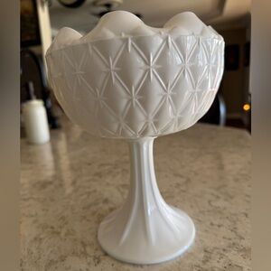 Vintage Milk Glass Pedestal Compote Bowl Scalloped Rim Diamond Pattern 9”. G23